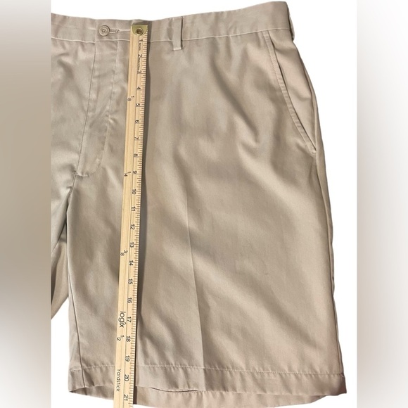 Size 42 Champions Tour Tan Golf  Spring Summer Casual belted shorts with pockets - Picture 2 of 6